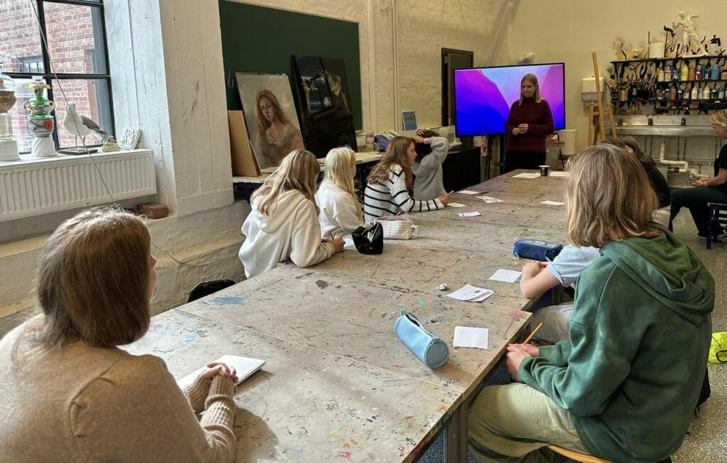 Barn på kurs rundt bordet